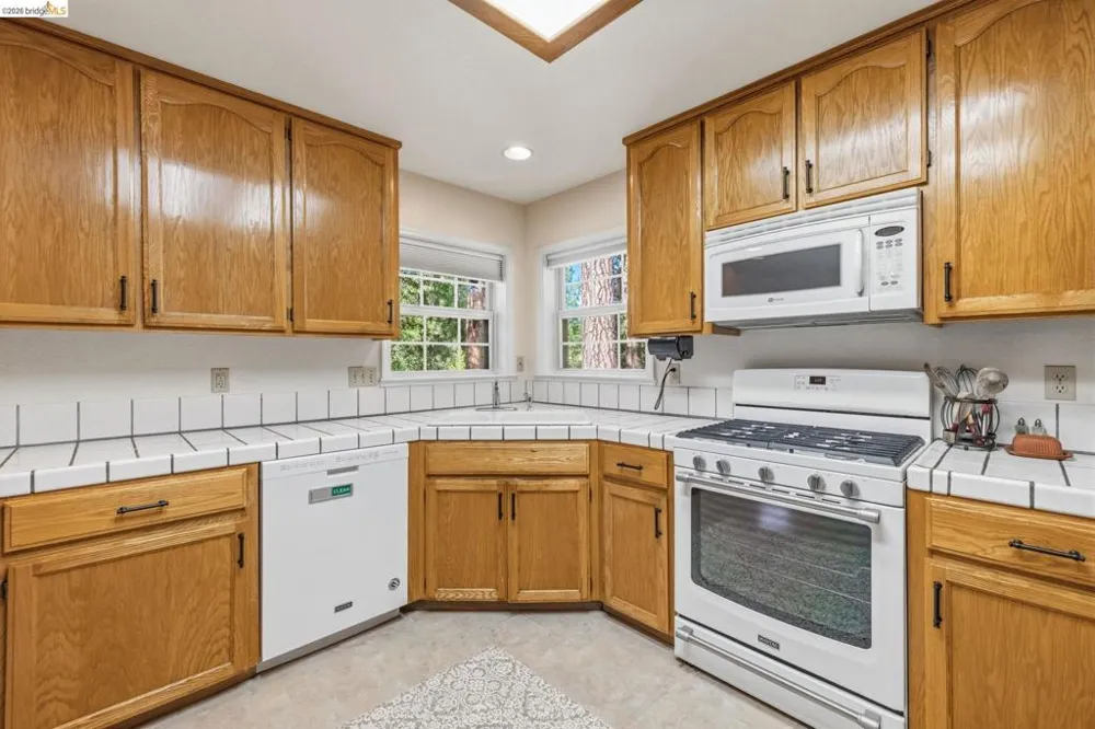 19015 Apple Valley Dr Sonora, CA 95370