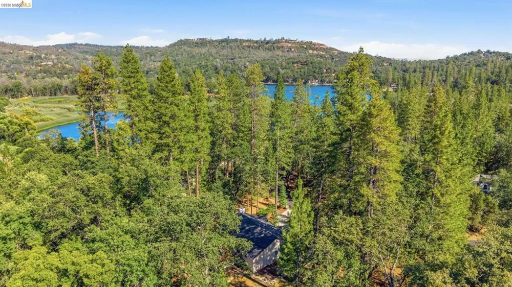 19015 Apple Valley Dr Sonora, CA 95370