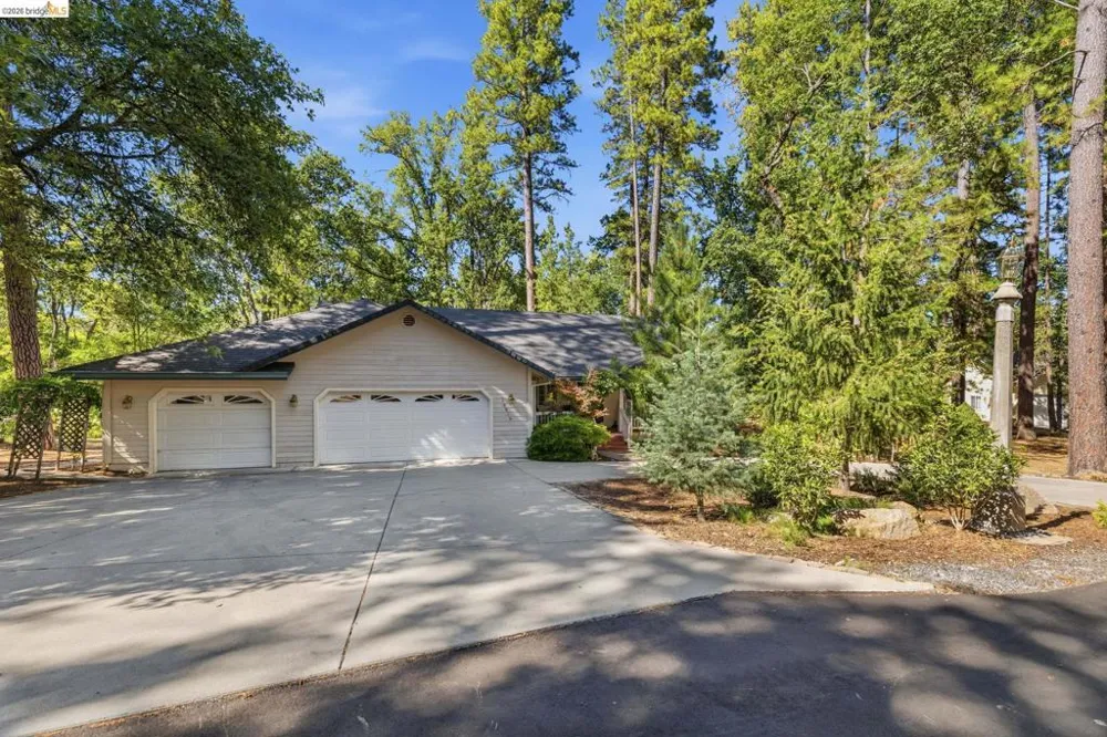 19015 Apple Valley Dr Sonora, CA 95370