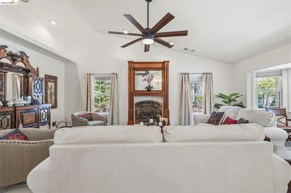 19015 Apple Valley Dr Sonora, CA 95370