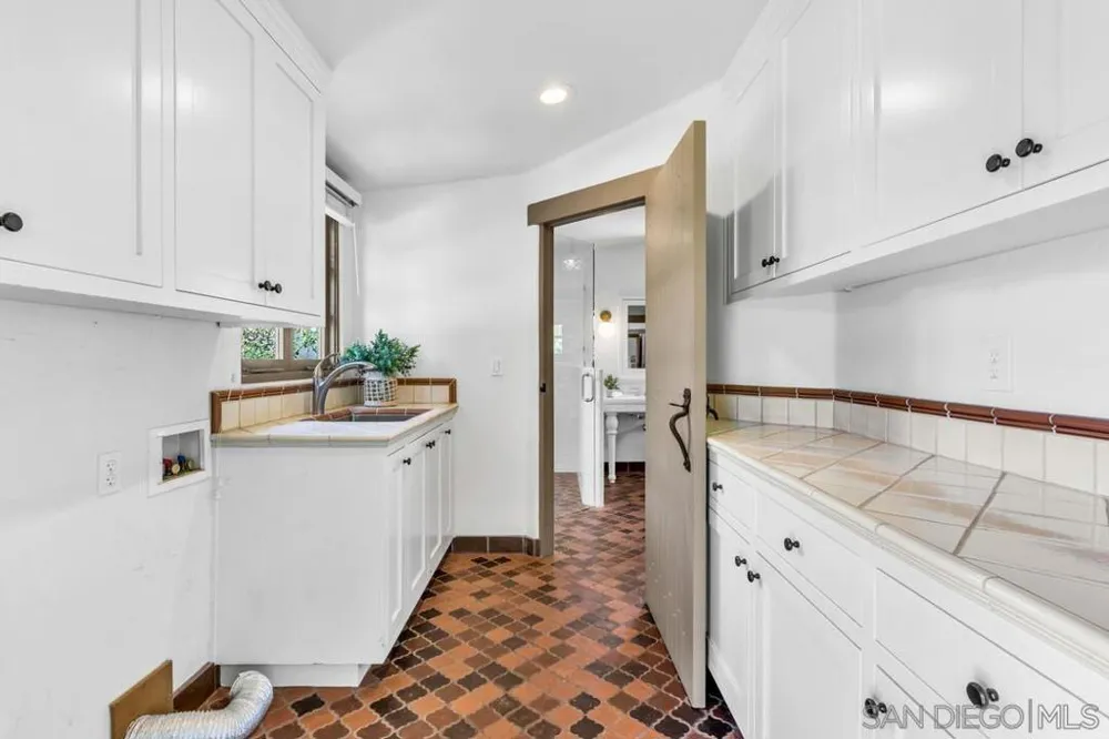 200 Palm Avenue Coronado, CA 92118
