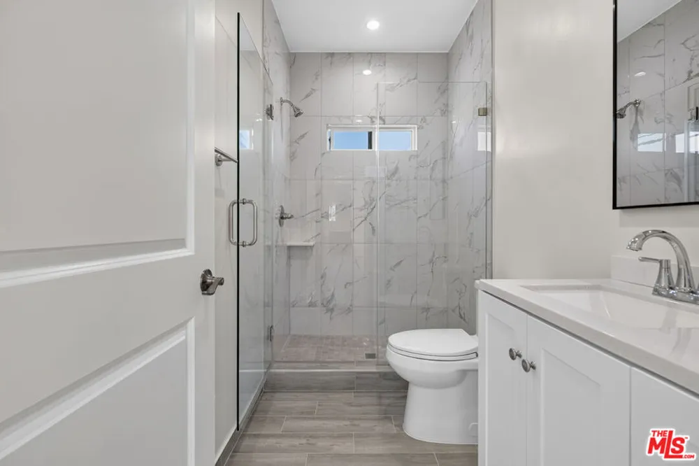 1809 Avon Street #201 Burbank, CA 91505