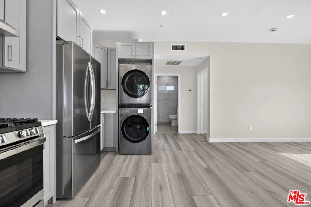 1809 Avon Street #201 Burbank, CA 91505