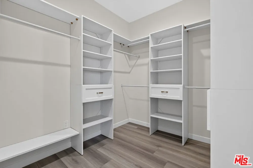 1809 Avon Street #201 Burbank, CA 91505