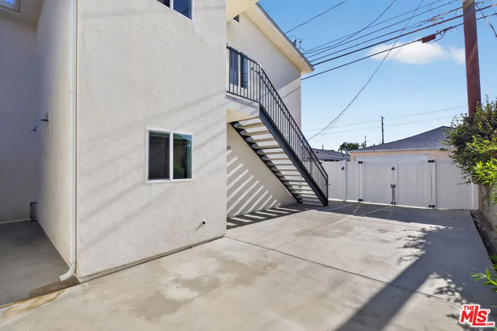 1809 Avon Street #201 Burbank, CA 91505