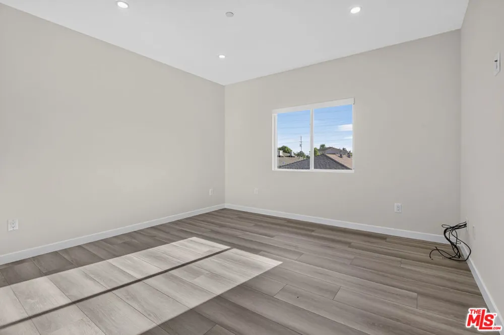 1809 Avon Street #201 Burbank, CA 91505