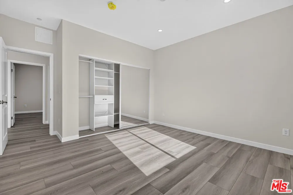1809 Avon Street #201 Burbank, CA 91505