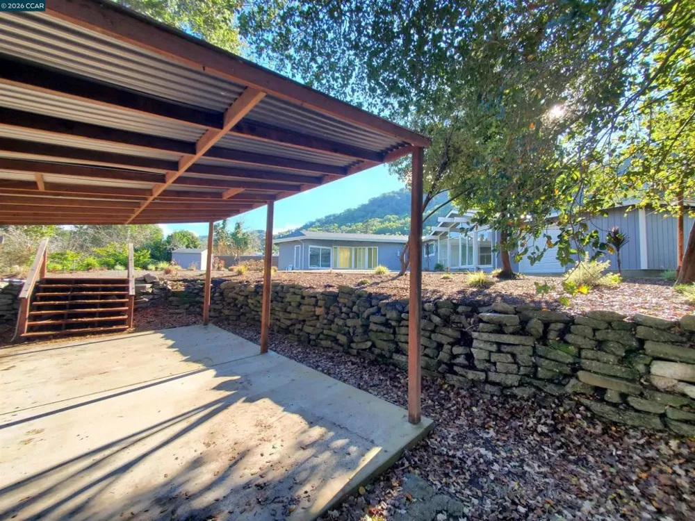 2420 Tomar Ct Pinole, CA 94564