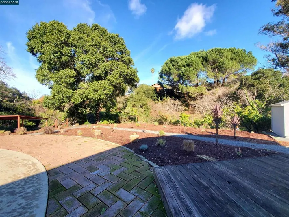 2420 Tomar Ct Pinole, CA 94564