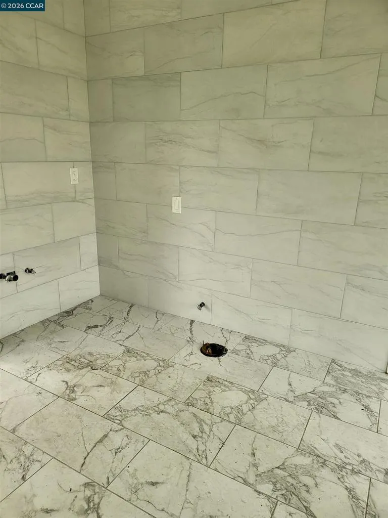 2420 Tomar Ct Pinole, CA 94564