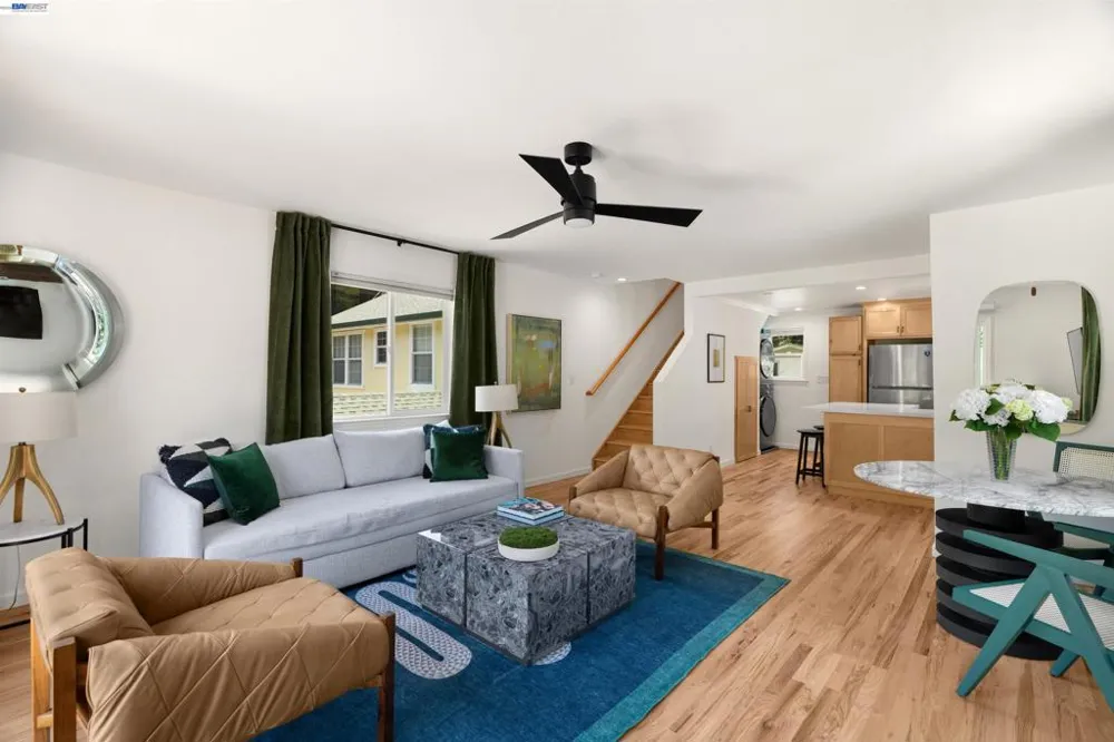 15573 Riverside Dr Guerneville, CA 95446