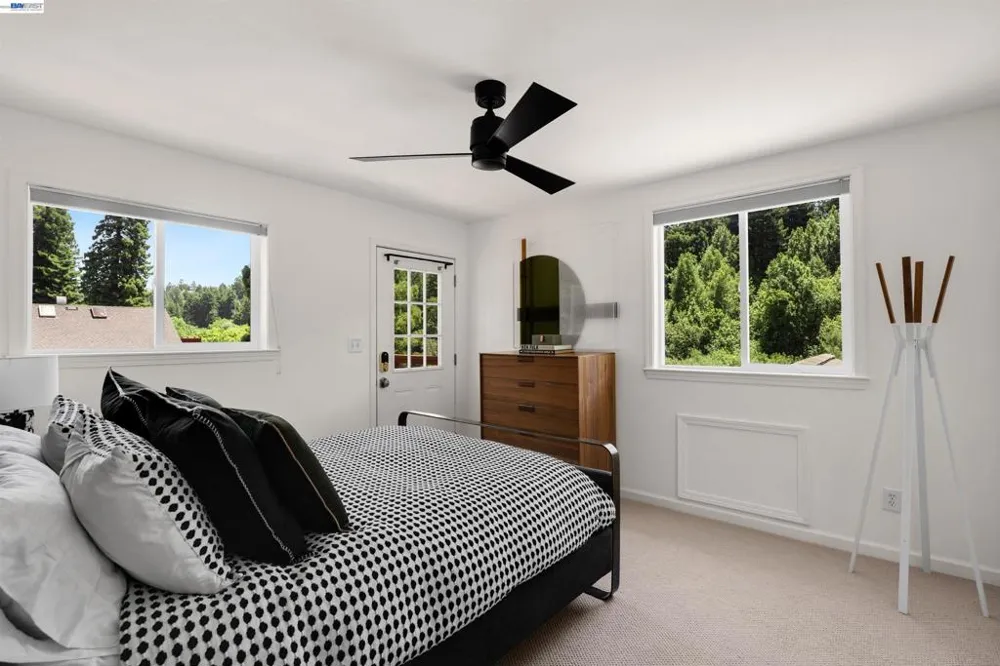 15573 Riverside Dr Guerneville, CA 95446