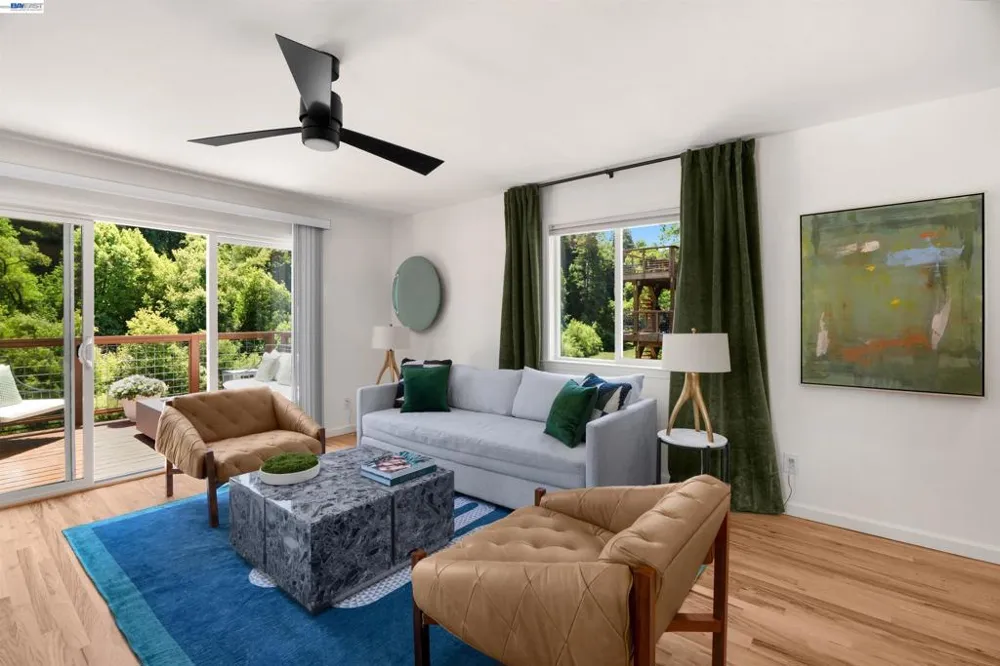 15573 Riverside Dr Guerneville, CA 95446