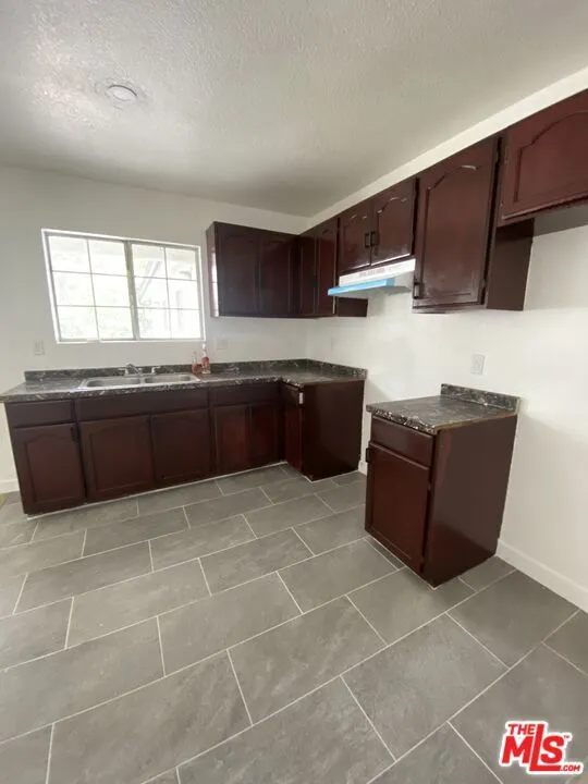 4214 Avalon Boulevard #8 Los Angeles, CA 90011
