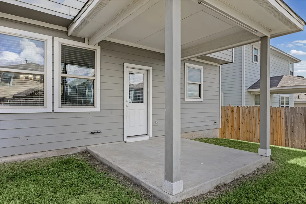 467 Twisted Oaks Lane Buda, TX 78610