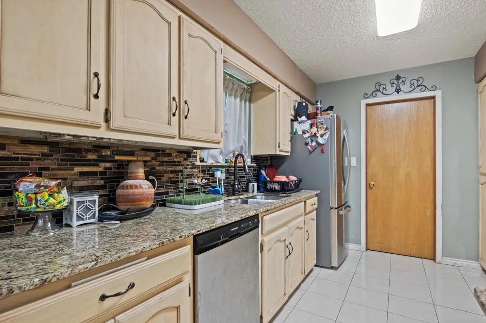206 Carr Drive Mt Pleasant, TX 75455