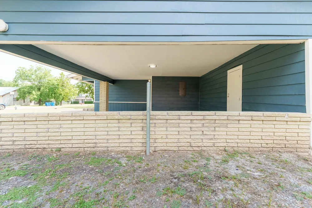 103 6th Street E Dawson, TX 76639