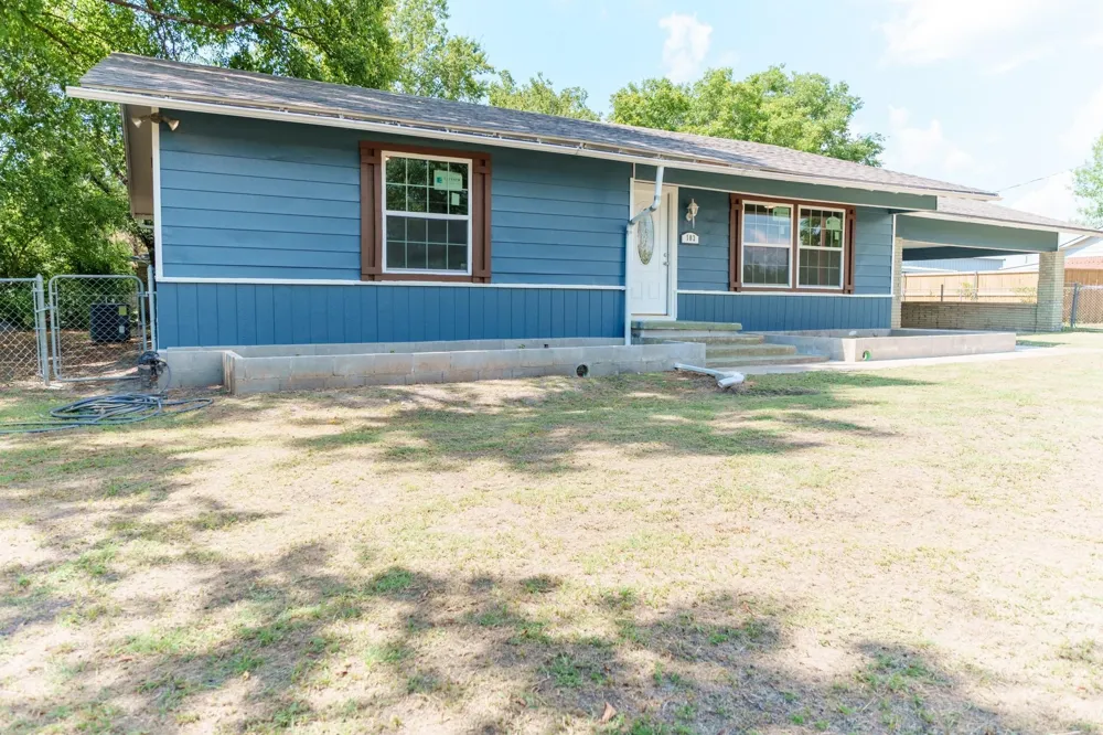 103 6th Street E Dawson, TX 76639