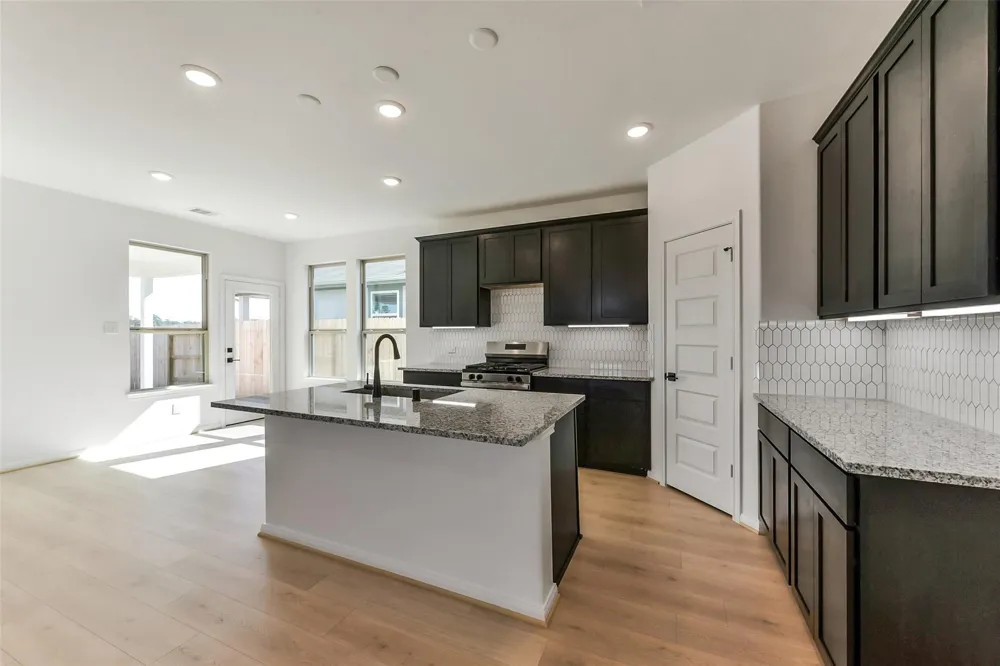 4221 Red Cedar Ring Lane Pinehurst, TX 77362