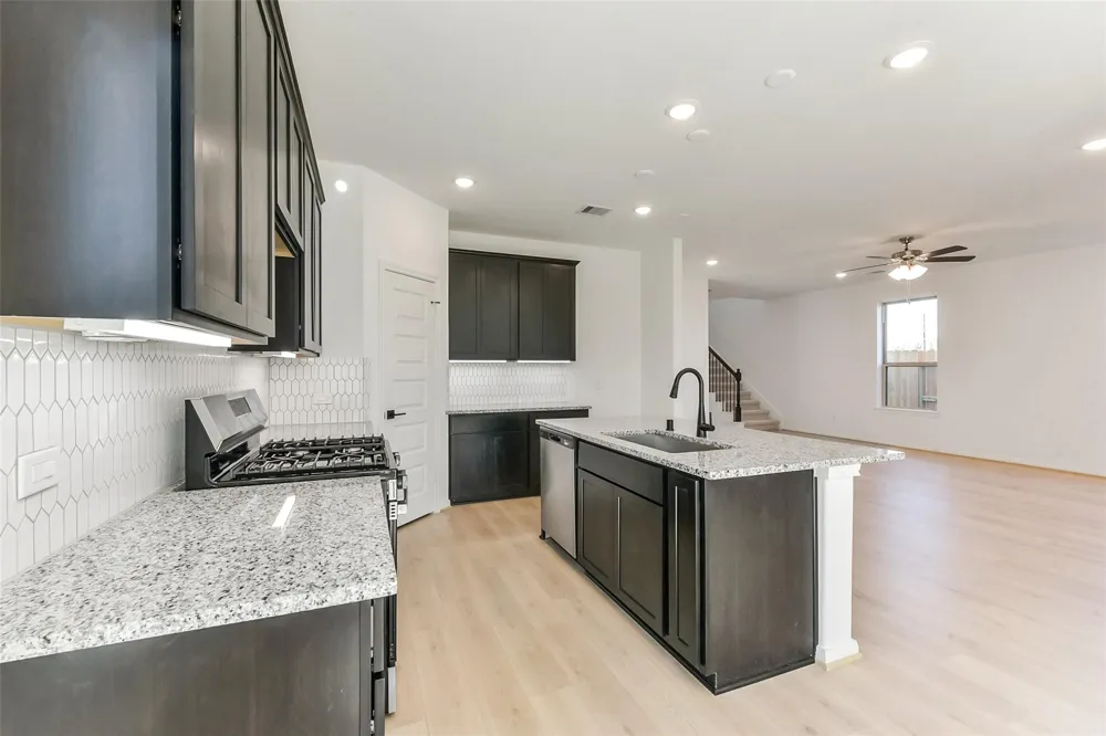 4221 Red Cedar Ring Lane Pinehurst, TX 77362