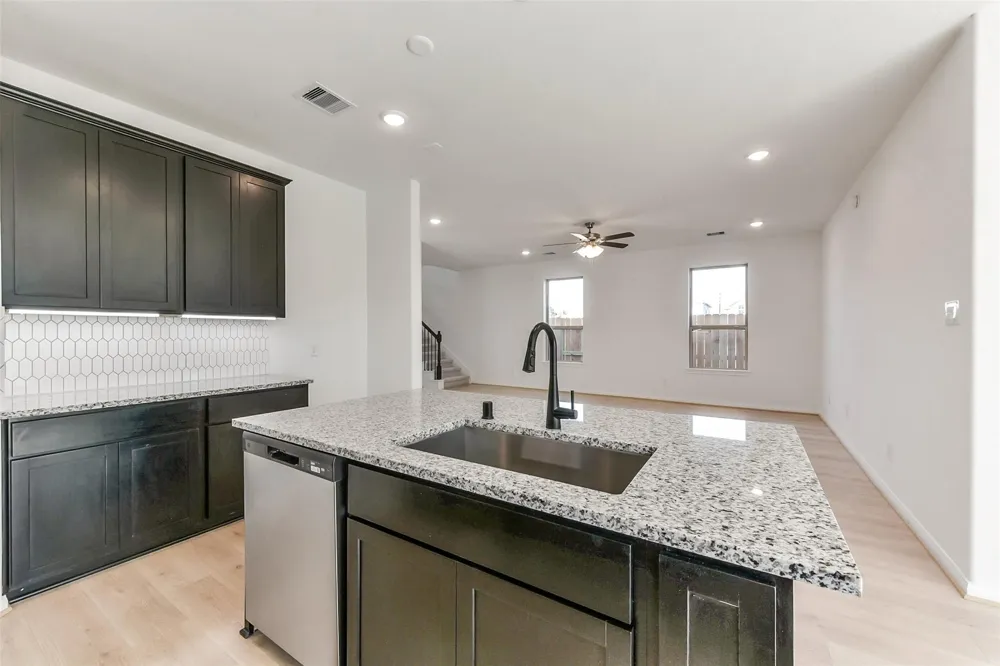 4221 Red Cedar Ring Lane Pinehurst, TX 77362