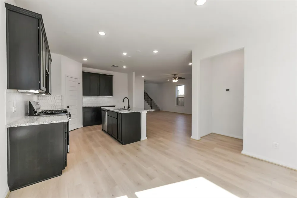 4221 Red Cedar Ring Lane Pinehurst, TX 77362