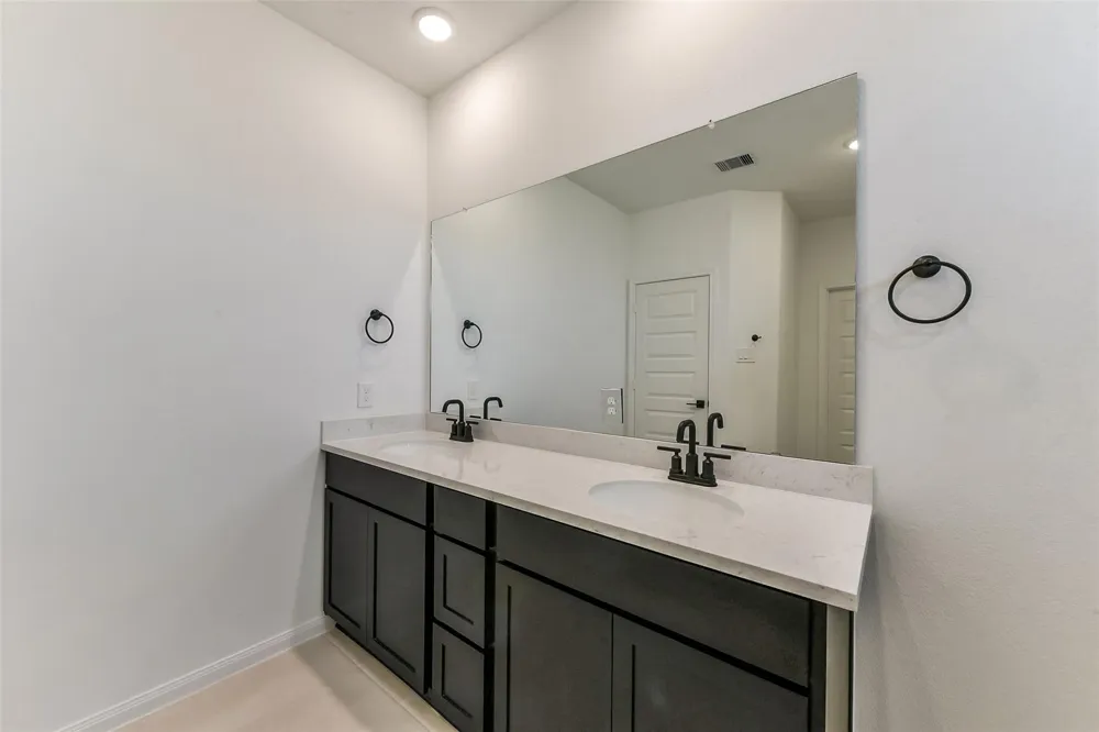 4221 Red Cedar Ring Lane Pinehurst, TX 77362