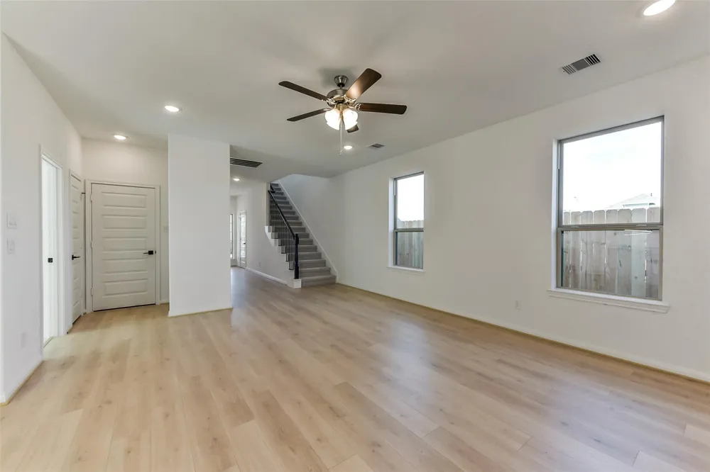 4221 Red Cedar Ring Lane Pinehurst, TX 77362