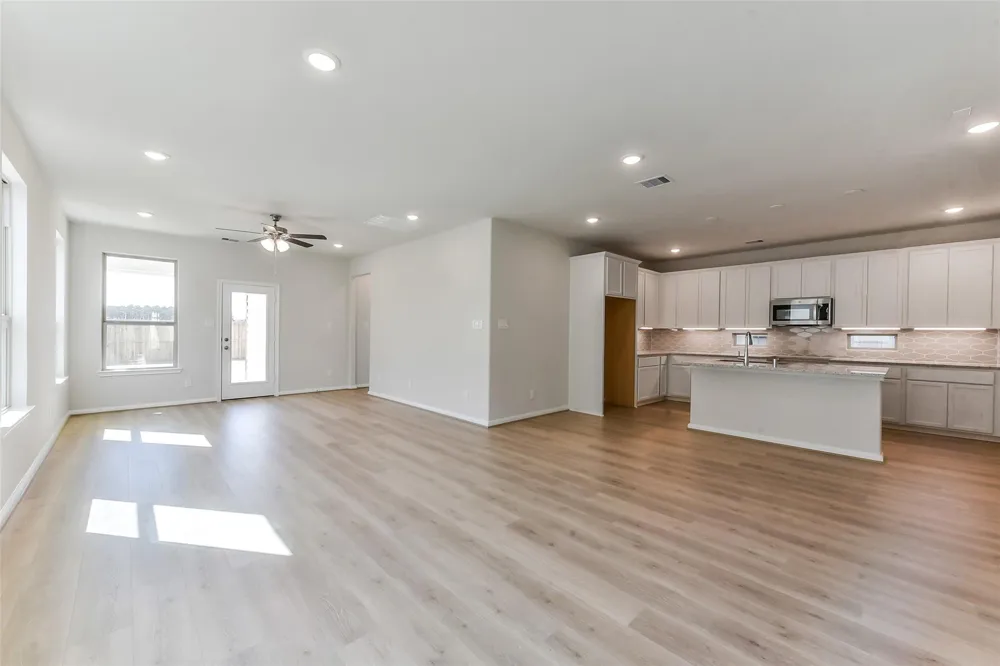 4616 Mesquite Trail Blush Pinehurst, TX 77362