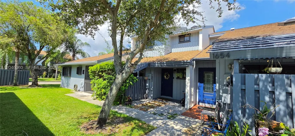 1652 14th Ter #1652 Hollywood, FL 33020