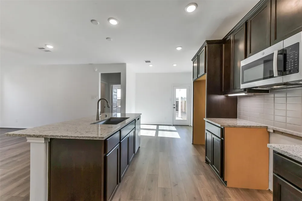 4229 Red Cedar Ring Lane Pinehurst, TX 77362