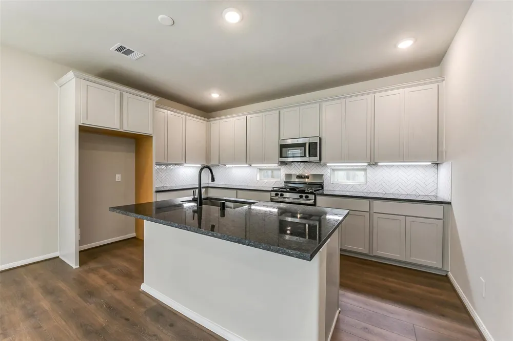 4214 Red Cedar Ring Lane Pinehurst, TX 77362