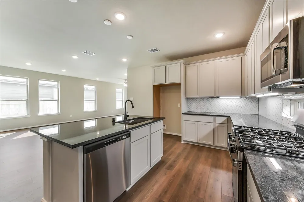 4214 Red Cedar Ring Lane Pinehurst, TX 77362