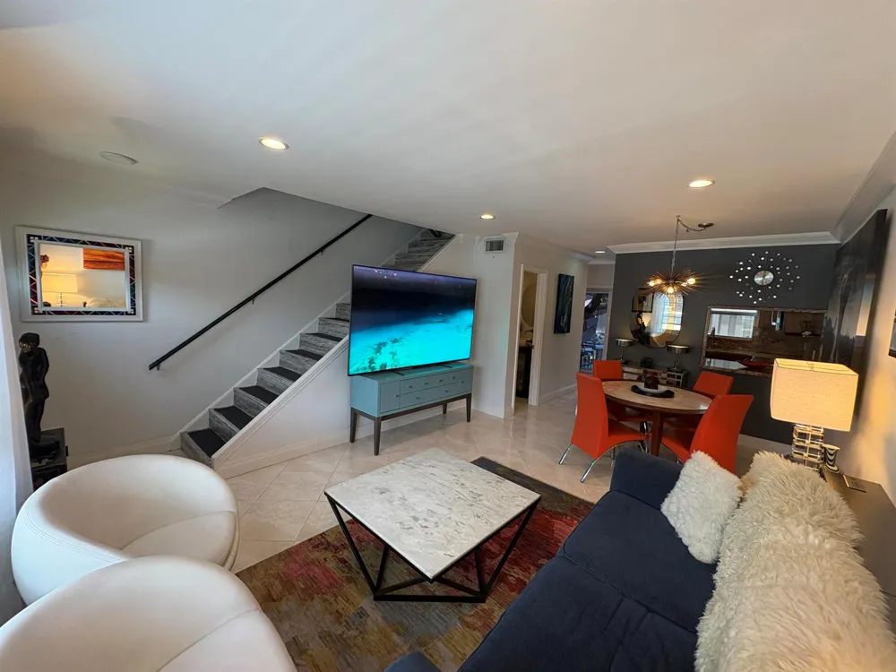 113 NE 20th Court #4g Wilton Manors, FL 33305