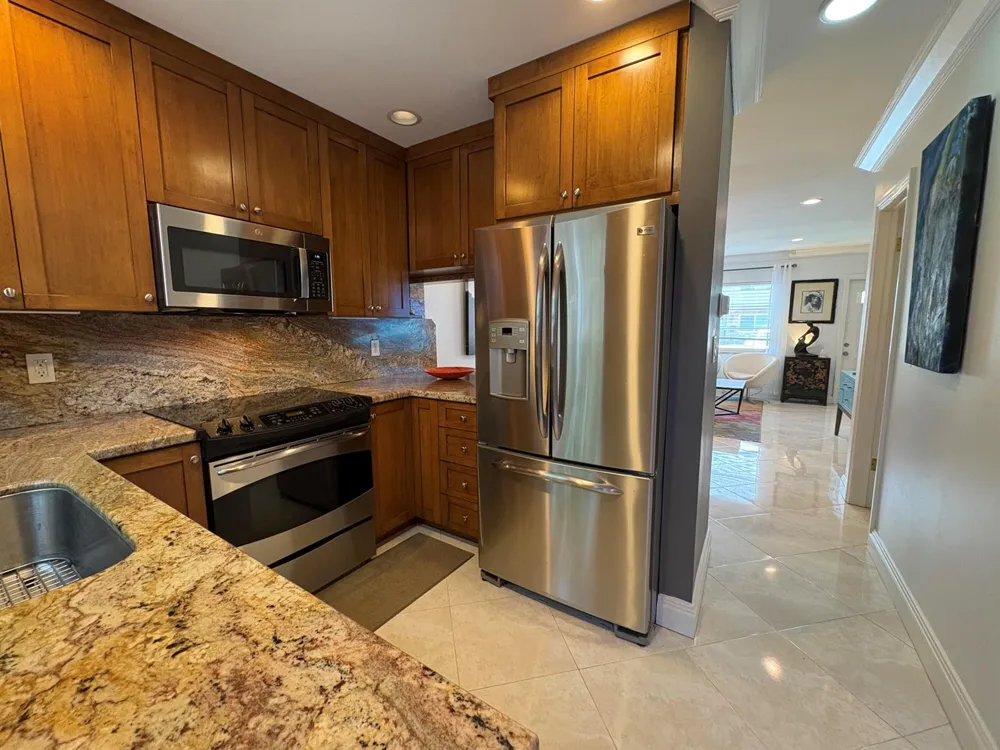 113 NE 20th Court #4g Wilton Manors, FL 33305