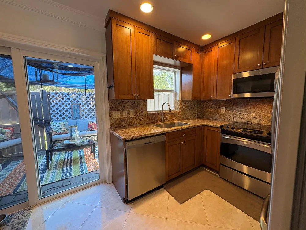 113 NE 20th Court #4g Wilton Manors, FL 33305