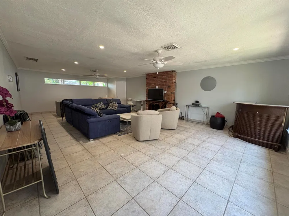 113 NE 20th Court #4g Wilton Manors, FL 33305