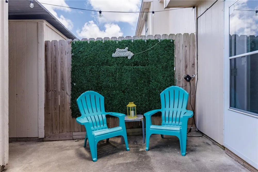 6702 Everhart #R104 Corpus Christi, TX 78413