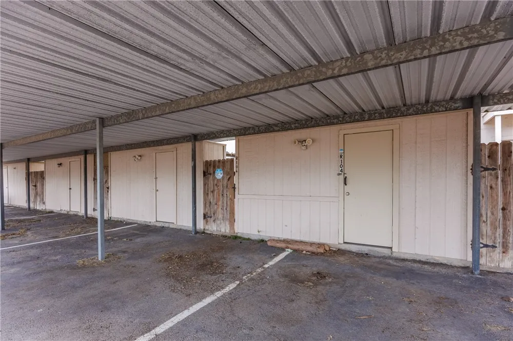 6702 Everhart #R104 Corpus Christi, TX 78413
