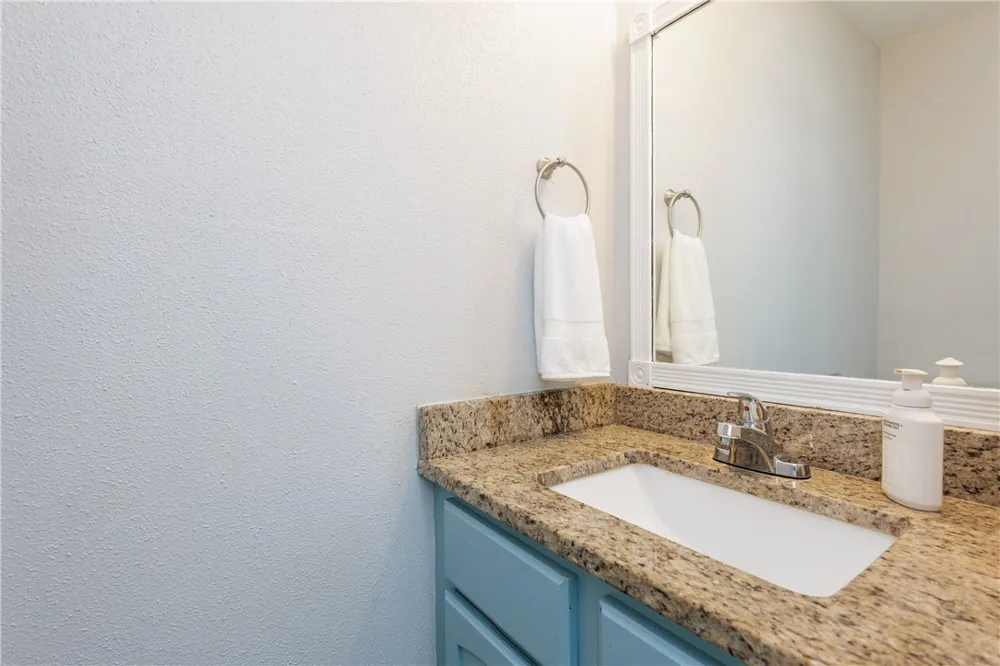 6702 Everhart #R104 Corpus Christi, TX 78413