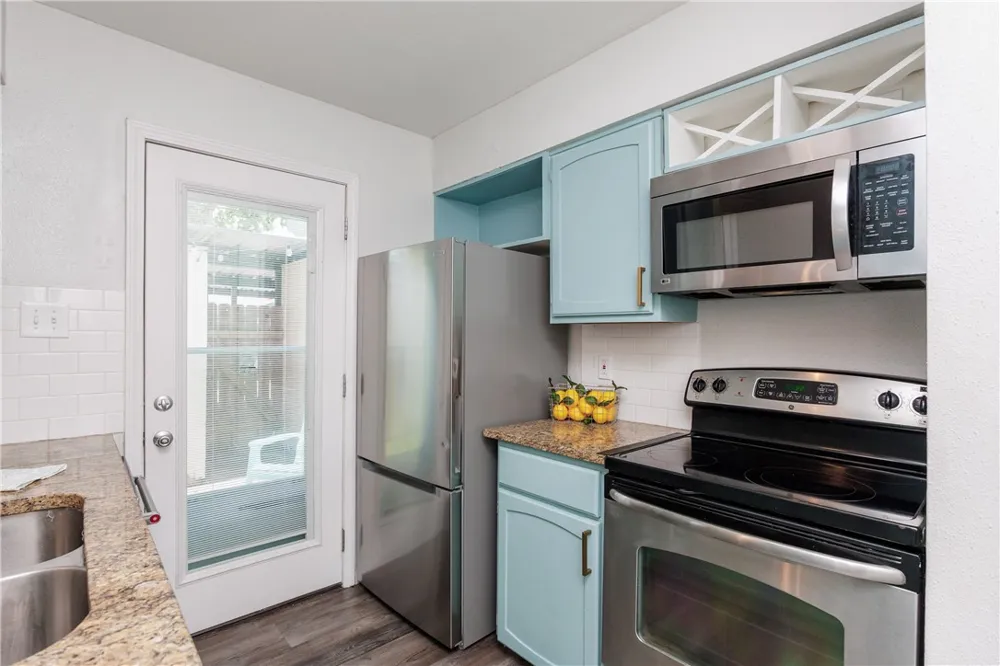 6702 Everhart #R104 Corpus Christi, TX 78413