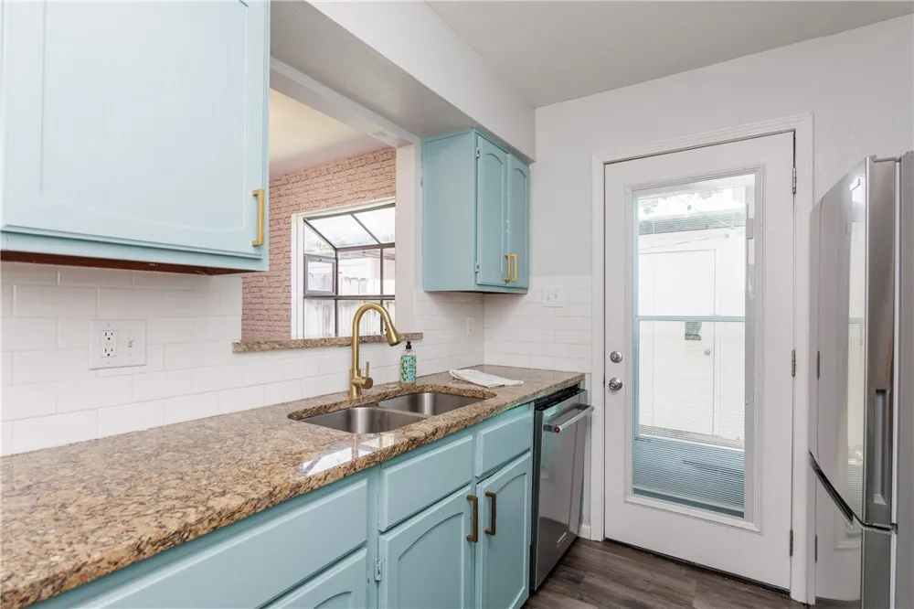 6702 Everhart #R104 Corpus Christi, TX 78413