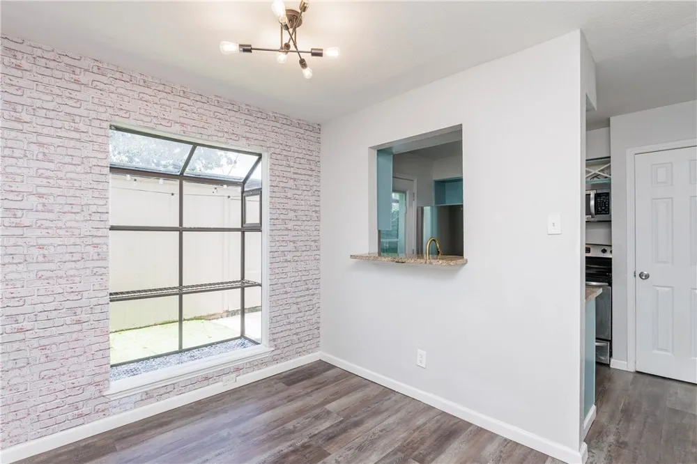 6702 Everhart #R104 Corpus Christi, TX 78413