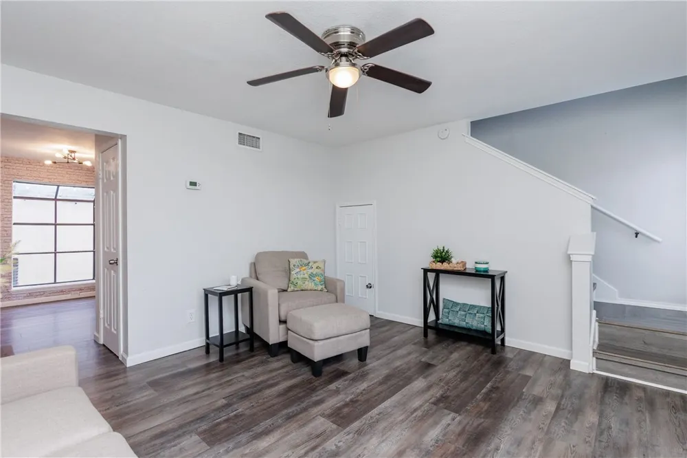6702 Everhart #R104 Corpus Christi, TX 78413
