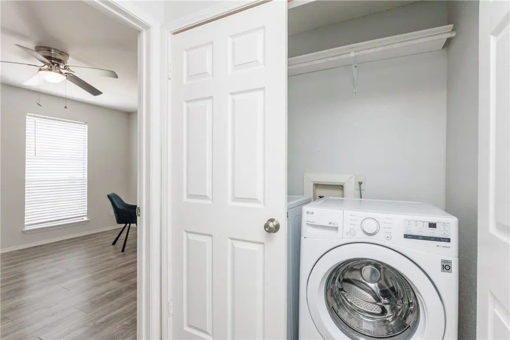 6702 Everhart #R104 Corpus Christi, TX 78413