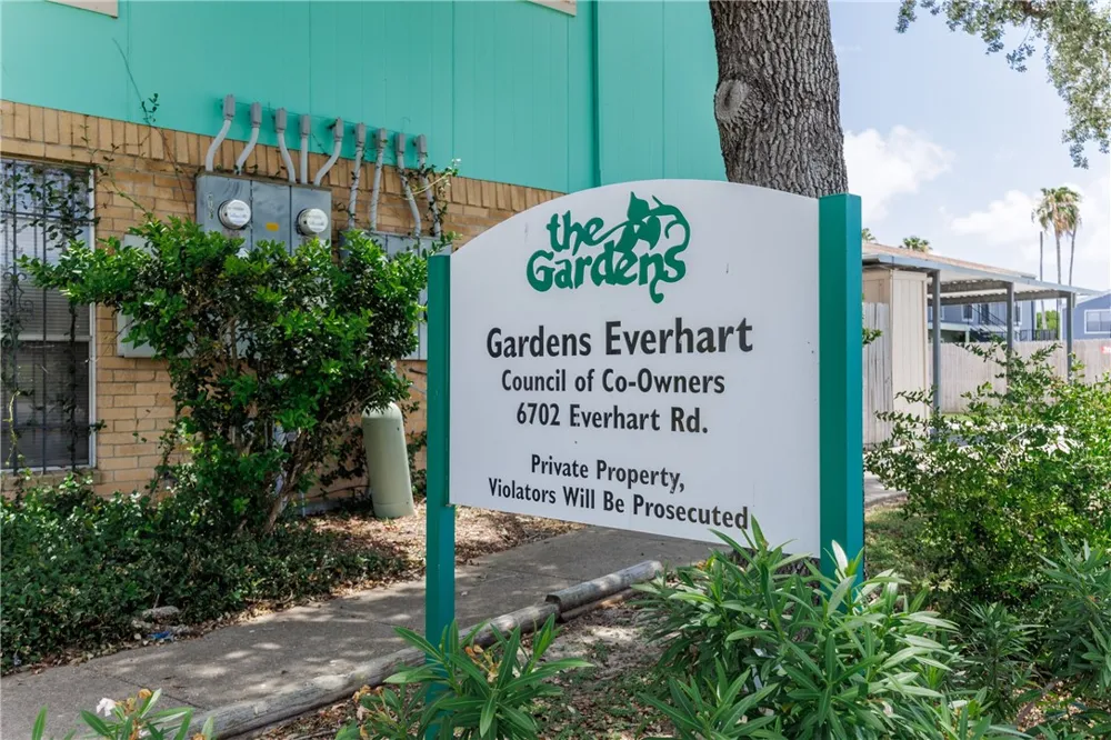 6702 Everhart #R104 Corpus Christi, TX 78413