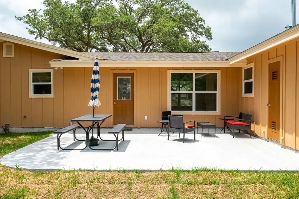 1906 Cochran Rockport, TX 78382