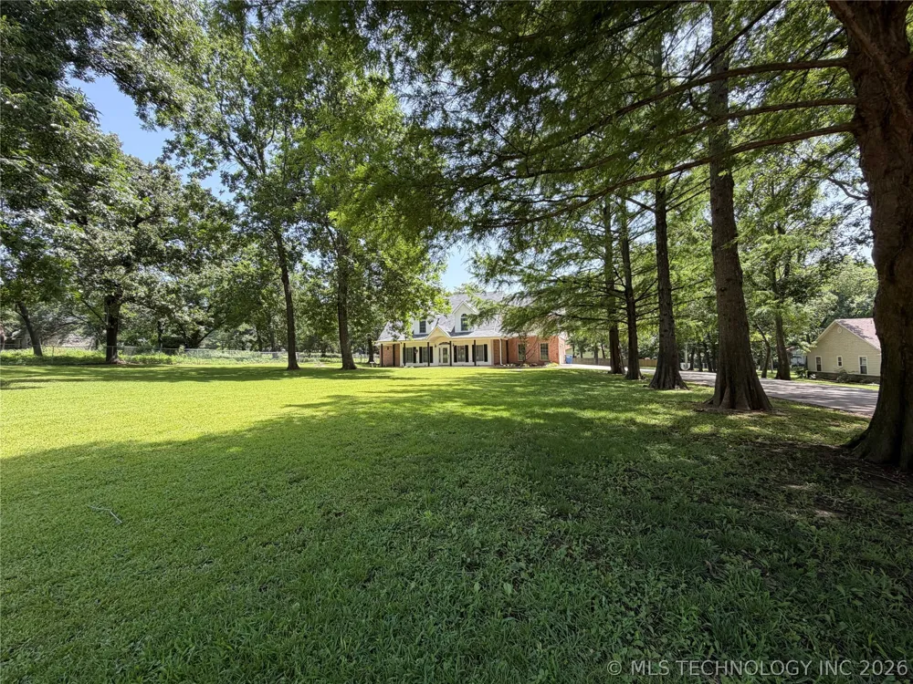 1304 Iroquois Avenue Chouteau, OK 74337