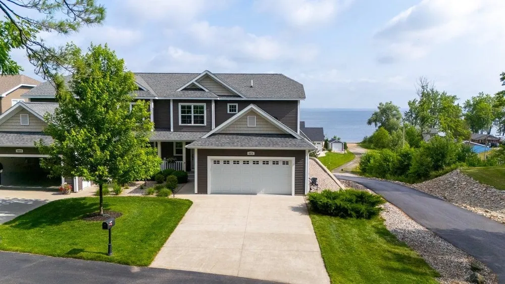 4876 W Houghton Lake Drive Roscommon Township, MI 48629