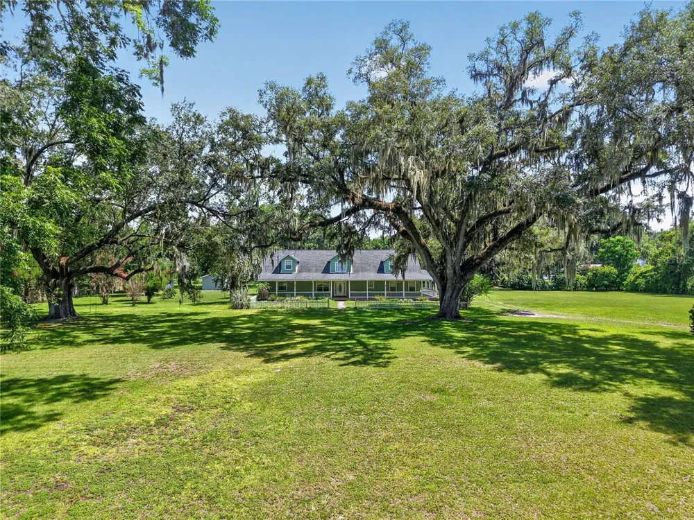2039 SW STATE ROAD 26 Trenton, FL 32693